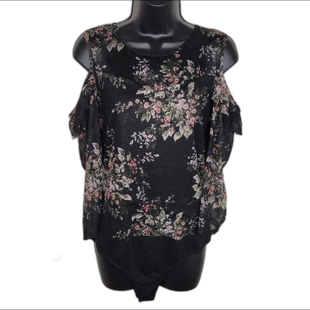 Maurices floral & Lace cold shoulder bodysuit NWT medium